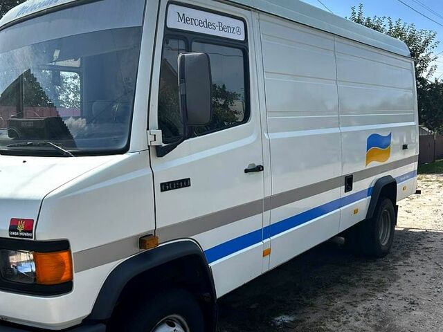 Белый Мерседес T2, объемом двигателя 4 л и пробегом 333 тыс. км за 7300 $, фото 1 на Automoto.ua
