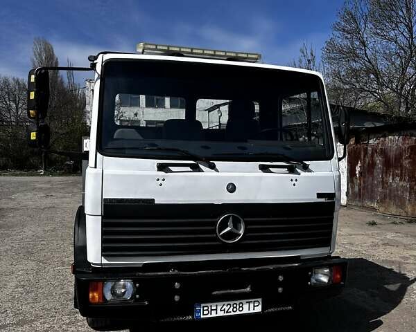 Белый Мерседес T2, объемом двигателя 4.25 л и пробегом 955 тыс. км за 15000 $, фото 1 на Automoto.ua