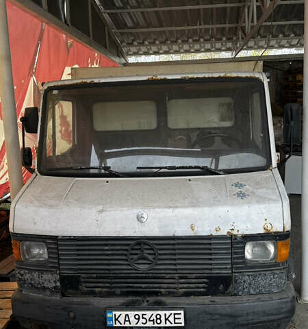 Белый Мерседес T2, объемом двигателя 3.97 л и пробегом 358 тыс. км за 3500 $, фото 1 на Automoto.ua