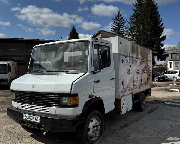 Белый Мерседес T2, объемом двигателя 3.9 л и пробегом 626 тыс. км за 4300 $, фото 1 на Automoto.ua