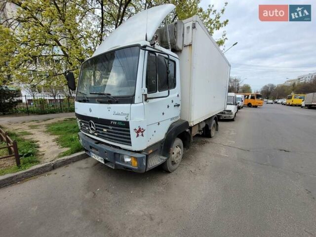 Белый Мерседес T2, объемом двигателя 4.2 л и пробегом 6 тыс. км за 4000 $, фото 1 на Automoto.ua