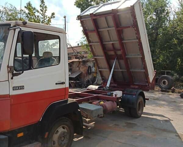 Белый Мерседес T2, объемом двигателя 3.94 л и пробегом 872 тыс. км за 12000 $, фото 1 на Automoto.ua