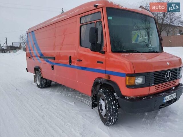 Красный Мерседес T2, объемом двигателя 3.97 л и пробегом 455 тыс. км за 6000 $, фото 1 на Automoto.ua