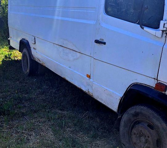 Мерседес T2, объемом двигателя 4 л и пробегом 225 тыс. км за 3200 $, фото 1 на Automoto.ua