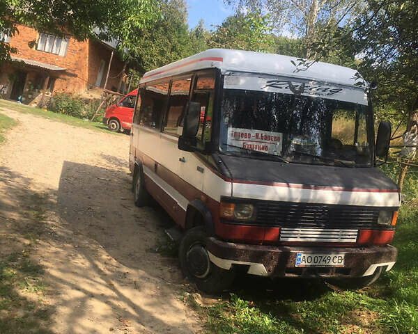 Мерседес T2, объемом двигателя 4 л и пробегом 2 тыс. км за 4000 $, фото 1 на Automoto.ua