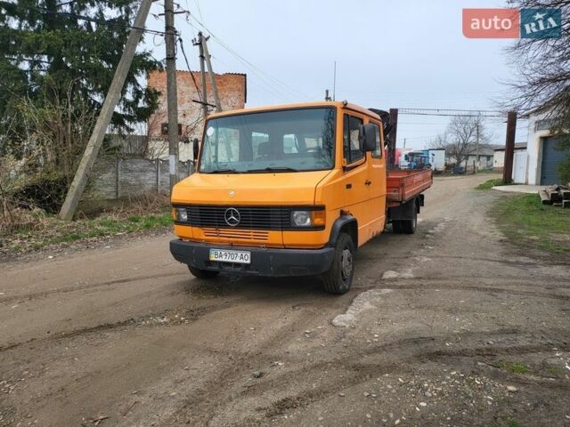 Желтый Мерседес T2, объемом двигателя 0 л и пробегом 330 тыс. км за 9000 $, фото 1 на Automoto.ua