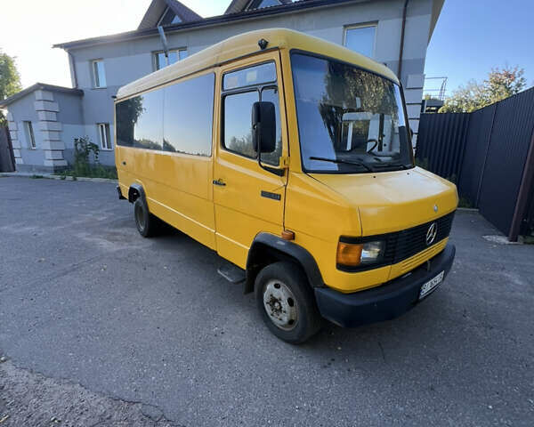 Жовтий Мерседес T2, об'ємом двигуна 3.97 л та пробігом 500 тис. км за 5500 $, фото 1 на Automoto.ua