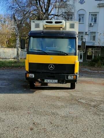 Желтый Мерседес T2, объемом двигателя 6 л и пробегом 3 тыс. км за 9250 $, фото 1 на Automoto.ua