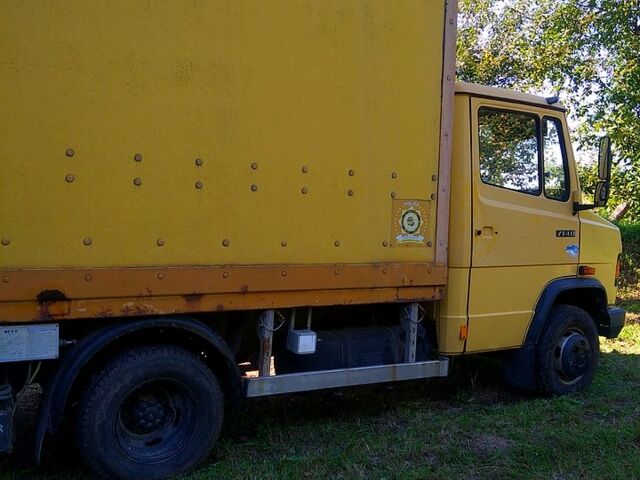 Желтый Мерседес T2, объемом двигателя 4 л и пробегом 0 тыс. км за 6000 $, фото 1 на Automoto.ua