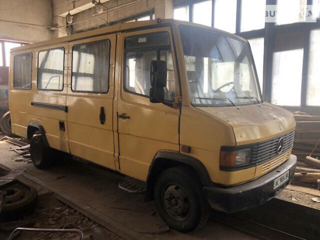 Желтый Мерседес T2, объемом двигателя 4 л и пробегом 450 тыс. км за 3100 $, фото 1 на Automoto.ua
