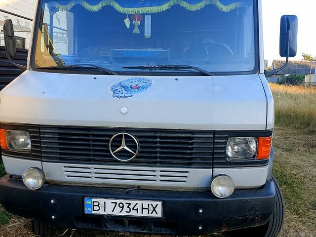 Сірий Мерседес T2, об'ємом двигуна 4 л та пробігом 0 тис. км за 5500 $, фото 1 на Automoto.ua