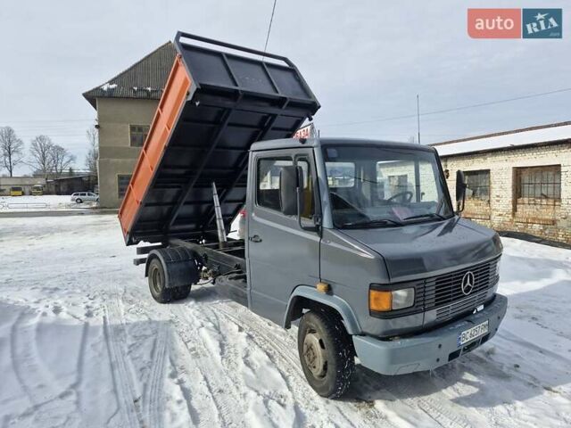 Серый Мерседес T2, объемом двигателя 4 л и пробегом 600 тыс. км за 10500 $, фото 1 на Automoto.ua