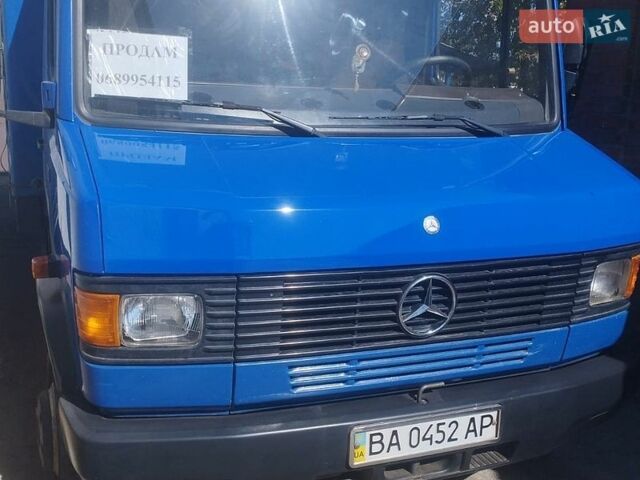 Синий Мерседес T2, объемом двигателя 3.97 л и пробегом 314 тыс. км за 11200 $, фото 1 на Automoto.ua