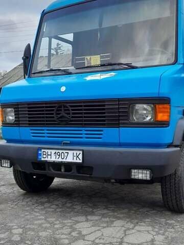 Синий Мерседес T2, объемом двигателя 4 л и пробегом 350 тыс. км за 12900 $, фото 1 на Automoto.ua
