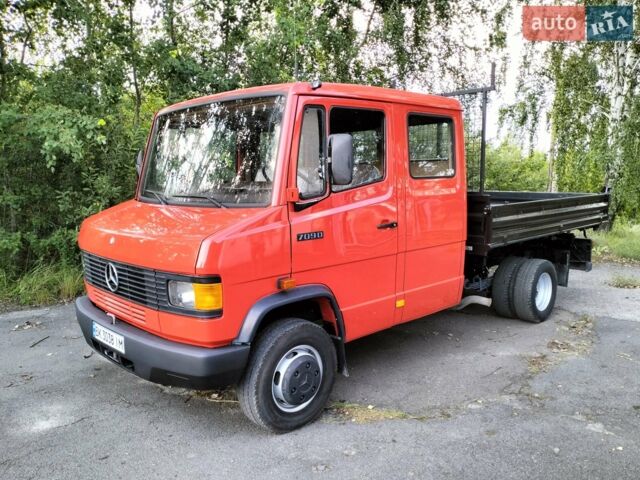 Синій Мерседес T2, об'ємом двигуна 4 л та пробігом 260 тис. км за 18900 $, фото 1 на Automoto.ua