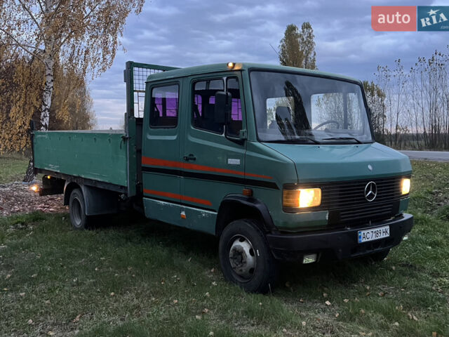 Зеленый Мерседес T2, объемом двигателя 4 л и пробегом 719 тыс. км за 9900 $, фото 1 на Automoto.ua