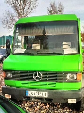 Зелений Мерседес T2, об'ємом двигуна 4 л та пробігом 740 тис. км за 12500 $, фото 1 на Automoto.ua