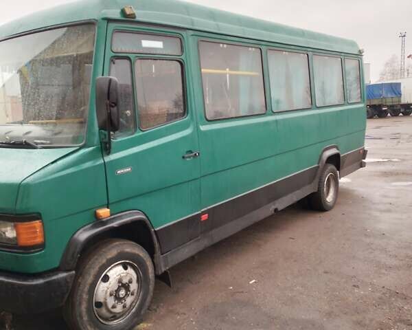 Зелений Мерседес T2, об'ємом двигуна 4 л та пробігом 500 тис. км за 5800 $, фото 1 на Automoto.ua