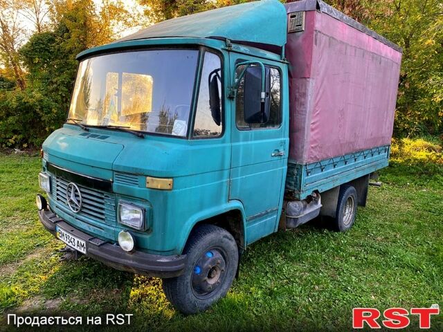 Зеленый Мерседес T2, объемом двигателя 38 л и пробегом 250 тыс. км за 3000 $, фото 1 на Automoto.ua
