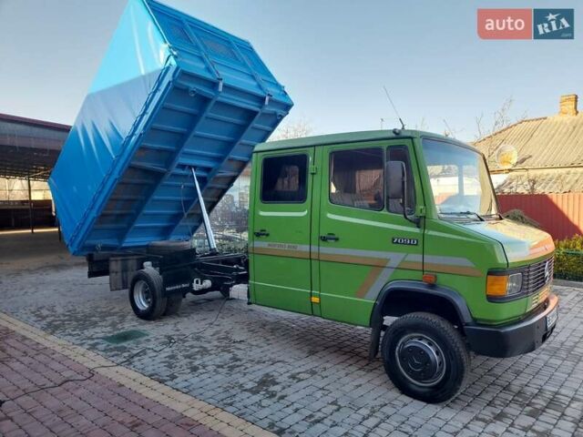 Зеленый Мерседес T2, объемом двигателя 3.97 л и пробегом 1 тыс. км за 28500 $, фото 1 на Automoto.ua