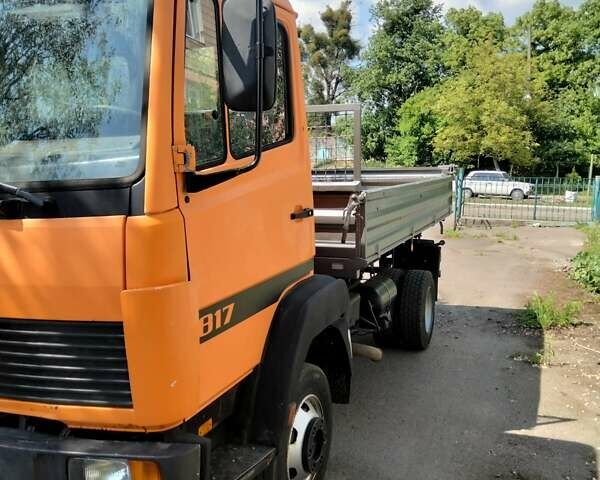 Помаранчевий Мерседес T2, об'ємом двигуна 5.96 л та пробігом 370 тис. км за 17500 $, фото 1 на Automoto.ua