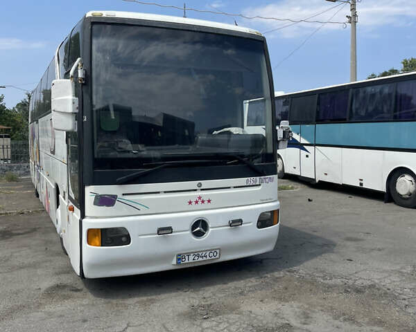 Белый Мерседес Туризмо, объемом двигателя 14.17 л и пробегом 700 тыс. км за 12500 $, фото 1 на Automoto.ua