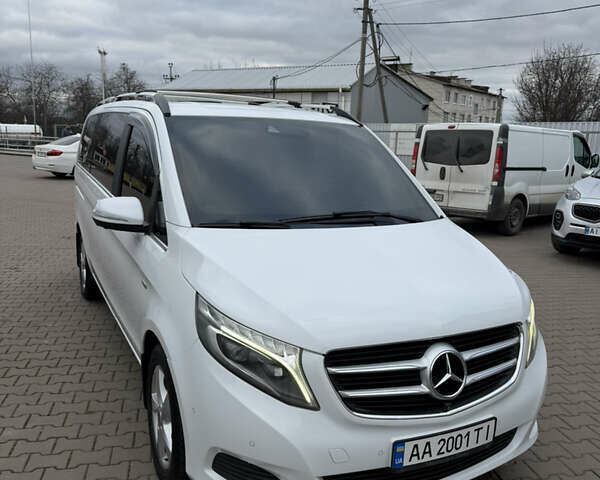 Белый Мерседес В-Класс, объемом двигателя 2.14 л и пробегом 179 тыс. км за 37700 $, фото 1 на Automoto.ua