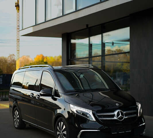 Чорний Мерседес В-Клас, об'ємом двигуна 2.14 л та пробігом 26 тис. км за 88800 $, фото 1 на Automoto.ua