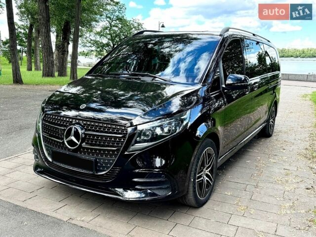 Черный Мерседес В-Класс, объемом двигателя 1.95 л и пробегом 25 тыс. км за 133000 $, фото 1 на Automoto.ua