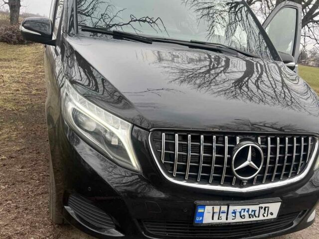 Чорний Мерседес В-Клас, об'ємом двигуна 2.1 л та пробігом 286 тис. км за 45000 $, фото 1 на Automoto.ua