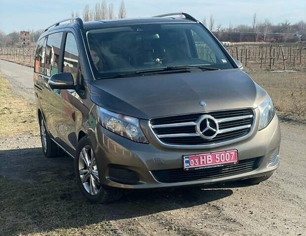Серый Мерседес В-Класс, объемом двигателя 2.2 л и пробегом 180 тыс. км за 43200 $, фото 1 на Automoto.ua