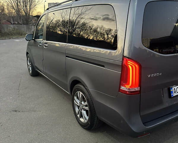 Серый Мерседес В-Класс, объемом двигателя 2.2 л и пробегом 241 тыс. км за 49000 $, фото 1 на Automoto.ua