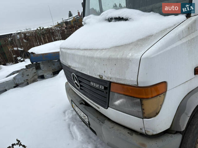 Белый Мерседес Варио, объемом двигателя 2.87 л и пробегом 395 тыс. км за 4500 $, фото 1 на Automoto.ua