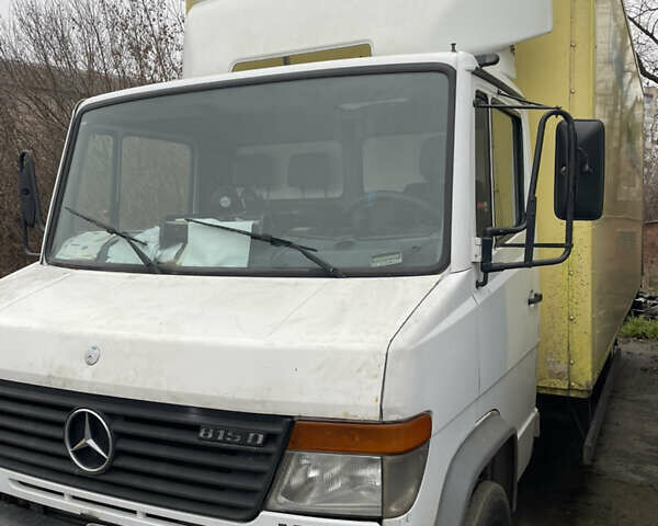 Білий Мерседес Варіо, об'ємом двигуна 4.2 л та пробігом 407 тис. км за 7000 $, фото 1 на Automoto.ua