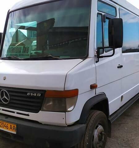 Білий Мерседес Варіо, об'ємом двигуна 4.2 л та пробігом 500 тис. км за 9000 $, фото 1 на Automoto.ua