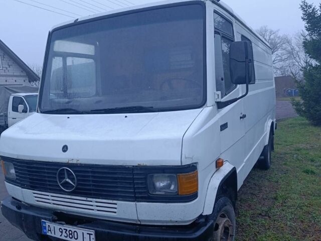 Белый Мерседес Варио, объемом двигателя 4.2 л и пробегом 3 тыс. км за 2400 $, фото 1 на Automoto.ua