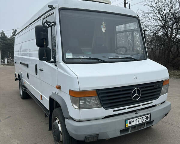 Белый Мерседес Варио, объемом двигателя 4.2 л и пробегом 270 тыс. км за 20300 $, фото 1 на Automoto.ua