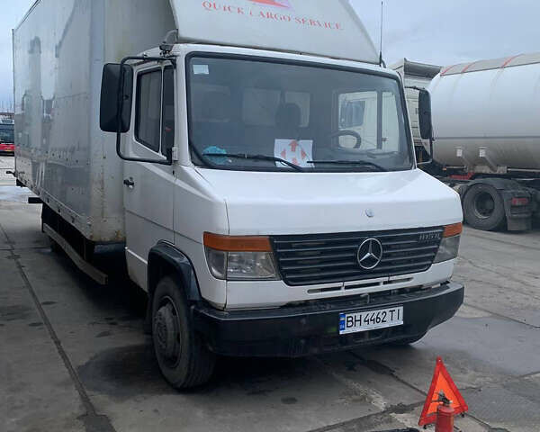 Белый Мерседес Варио, объемом двигателя 4.2 л и пробегом 300 тыс. км за 8500 $, фото 1 на Automoto.ua