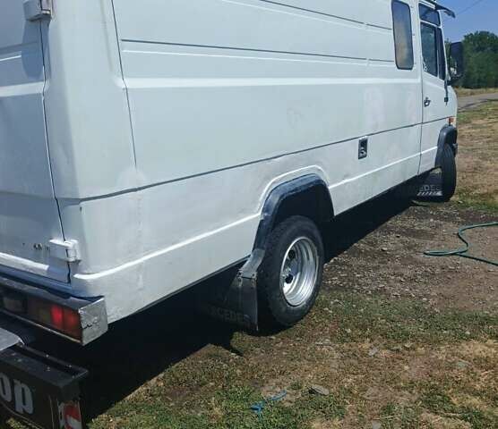 Мерседес Варио, объемом двигателя 40 л и пробегом 1 тыс. км за 5000 $, фото 1 на Automoto.ua