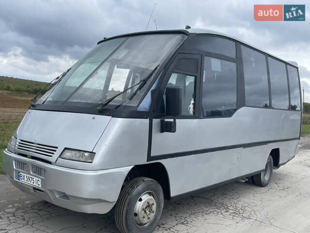 Серый Мерседес Варио, объемом двигателя 4.2 л и пробегом 500 тыс. км за 17500 $, фото 1 на Automoto.ua