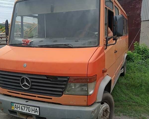 Оранжевый Мерседес Варио, объемом двигателя 2.9 л и пробегом 700 тыс. км за 5999 $, фото 1 на Automoto.ua