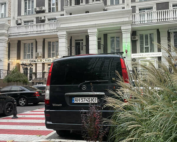 Черный Мерседес Виано, объемом двигателя 3.72 л и пробегом 475 тыс. км за 12000 $, фото 1 на Automoto.ua