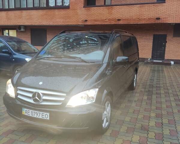 Черный Мерседес Виано, объемом двигателя 2.2 л и пробегом 138 тыс. км за 23500 $, фото 1 на Automoto.ua