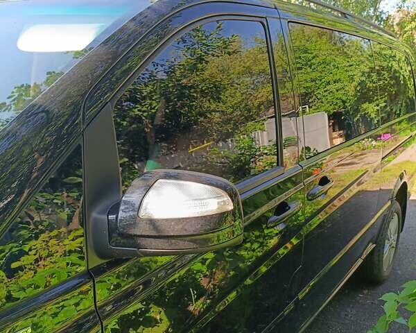 Черный Мерседес Виано, объемом двигателя 2.14 л и пробегом 320 тыс. км за 16500 $, фото 1 на Automoto.ua