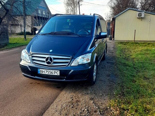 Черный Мерседес Виано, объемом двигателя 2.1 л и пробегом 377 тыс. км за 9500 $, фото 1 на Automoto.ua