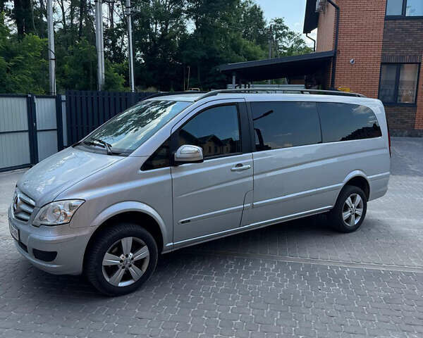 Серый Мерседес Виано, объемом двигателя 2.14 л и пробегом 390 тыс. км за 19000 $, фото 1 на Automoto.ua