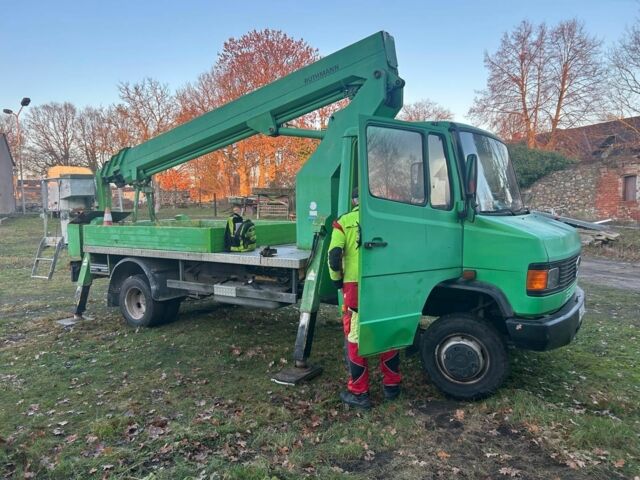 Зеленый Мерседес Виано, объемом двигателя 4 л и пробегом 190 тыс. км за 26000 $, фото 1 на Automoto.ua