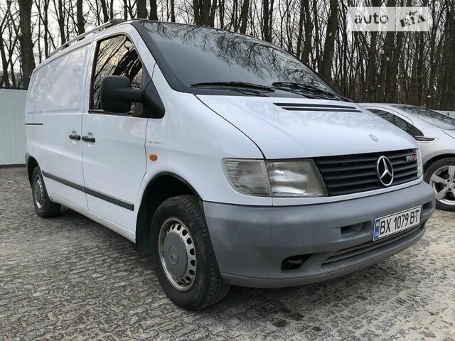 Белый Мерседес Vito 108, объемом двигателя 2.1 л и пробегом 298 тыс. км за 4999 $, фото 1 на Automoto.ua