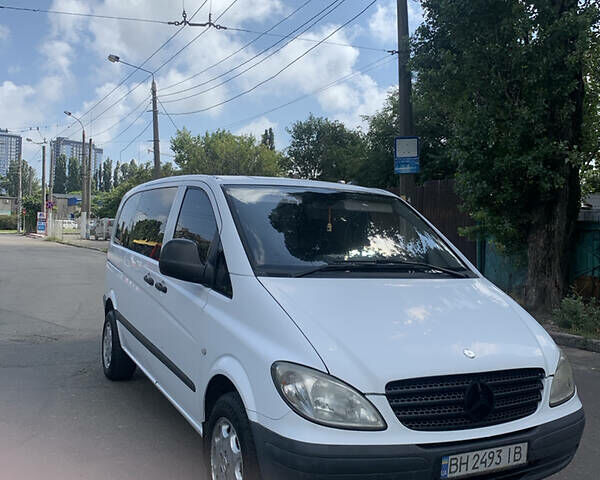 Белый Мерседес Vito 109, объемом двигателя 2.2 л и пробегом 280 тыс. км за 7507 $, фото 1 на Automoto.ua