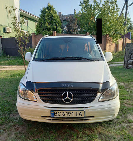 Білий Мерседес Vito 115, об'ємом двигуна 2.1 л та пробігом 290 тис. км за 8800 $, фото 1 на Automoto.ua